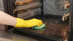 Szybko, prosto, czysto: sekrety idealnego piekarnika bez agresywnych środków chemicznych